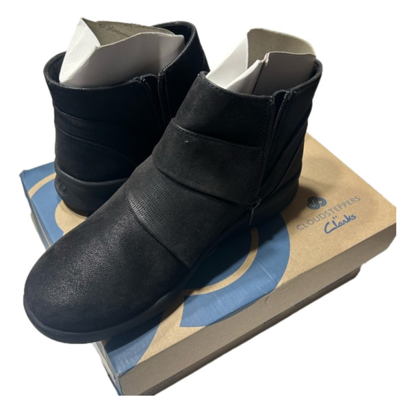 Clarks Shoes - CLOUD-STEPPERS by Clark’s Sillian2 Rise  Ankle Boots Black NWOB
